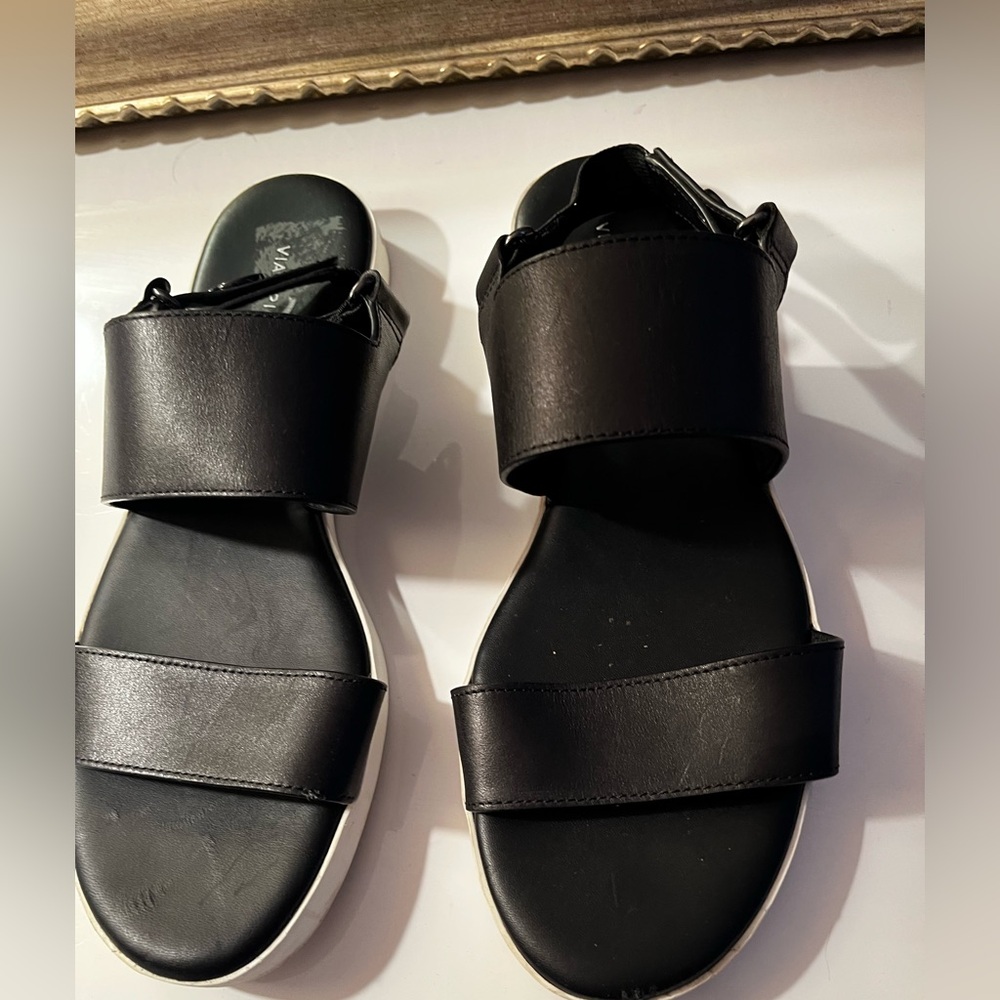 Via spiga size 8 black sandals